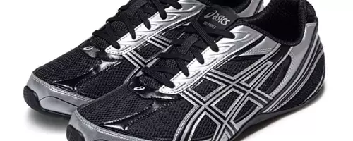 Asics's Bold Entry into the Flat Sneaker Trend with the Gel-Phai Z