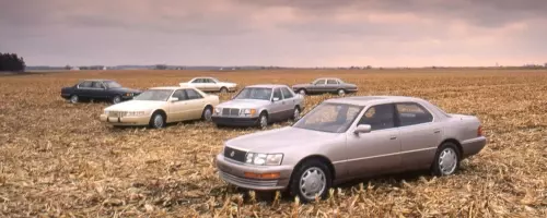 A Retrospective Look at the 1993 Luxury Sedan Class