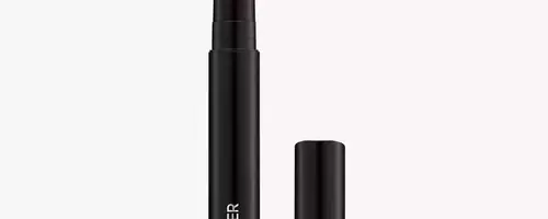 Enhancing Blue Eyes: Expert Makeup Techniques and Product Recommendations