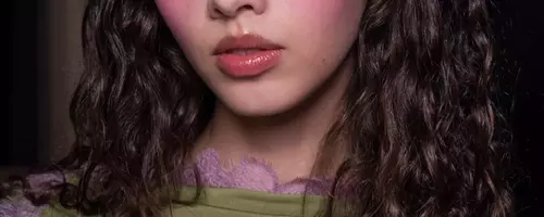 Popsicle Lips: The Effortless Summer Beauty Trend