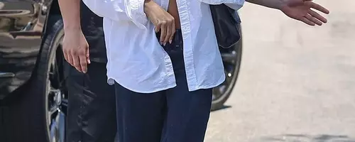 Celebrity-Inspired Button-Up Shirt Styling: From Casual Chic to Modern Elegance