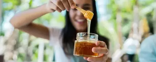 Debunking the Honey Allergy Myth: Expert Insights on Seasonal Relief
