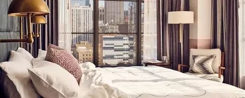 Discovering Chicago's Culinary and Accommodation Gems