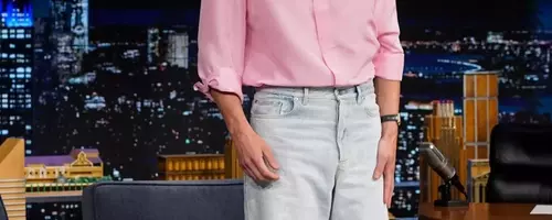 Drew Starkey's Pink Dior Shirt: A Masterclass in Bold Style