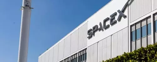 SpaceX's Financial Orbit: Starlink Powers Growth Amidst Capital Challenges