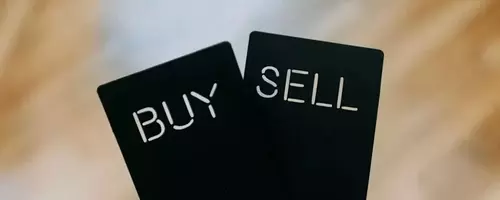 Corning Stock: A 'Buy' for AI Infrastructure Despite Post-Earnings Dip