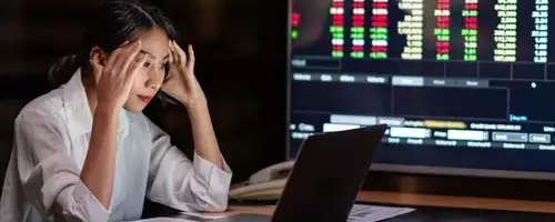 Emotional Investing: Navigating Market Swings