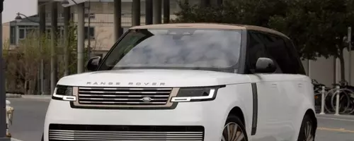 Range Rover Unveils Unlimited Customization Options for Bespoke SUVs