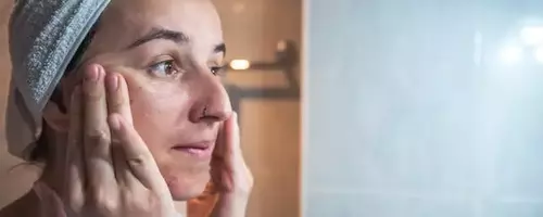 Understanding Retinoids: A Comprehensive Guide to Skincare's Anti-Aging Powerhouses