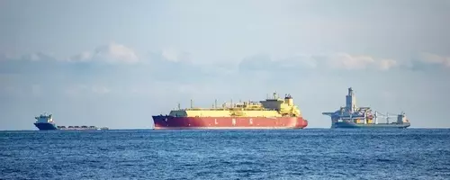 Golar LNG Secures $2.5 Billion Deal for Fourth Floating LNG Vessel
