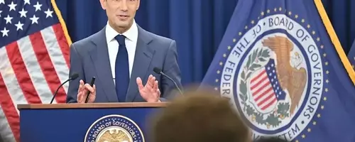 Federal Reserve's Unwavering Commitment to 2% Inflation Target Under Chairman Warsh