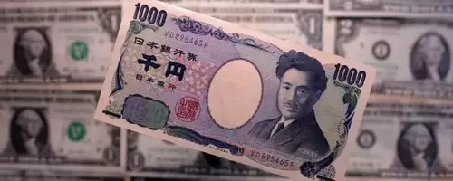 Dollar Declines to Two-Month Low as Rate Hike Expectations Wane