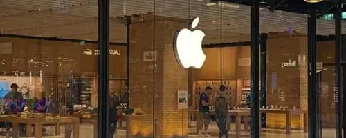 Apple's Stretched Valuation and Growing Headwinds Signal Caution for Investors