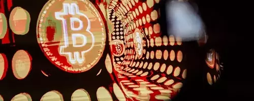 Bitcoin Hits $72,000 After Key Economic and Political Announcements