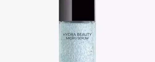 Hydration vs. Moisturization: Understanding the Key to Youthful Skin