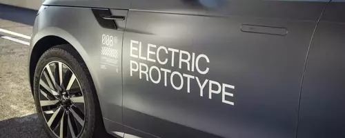 Full-Size Electric Defender's Launch Pushed to 2030s Amid EV Strategy Shift
