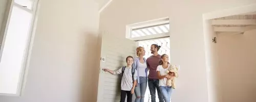 Understanding Open Houses: Definition, Operation, Pros, and Cons