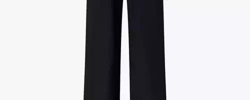 Timeless Transitional Fashion: Embracing Black and White Outfits for Fall 2026