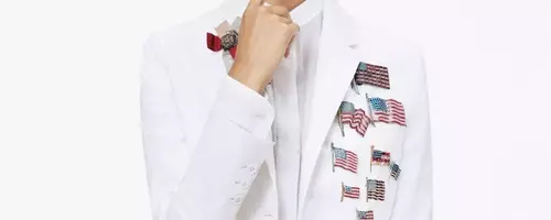 American Fashion's Resilient Spirit: Spring 2002 Collection Amidst Challenging Times