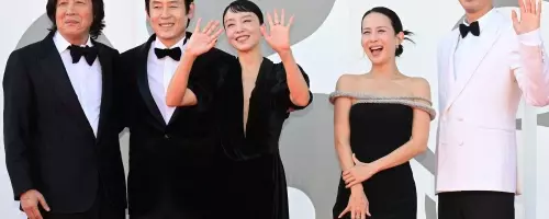 Lee Chang-dong's 'Possible Love' Premieres to Acclaim at Venice Film Festival