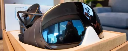 VR Headset Shipments Decline Amidst Market Challenges, Raising Concerns for Valve's Steam Frame