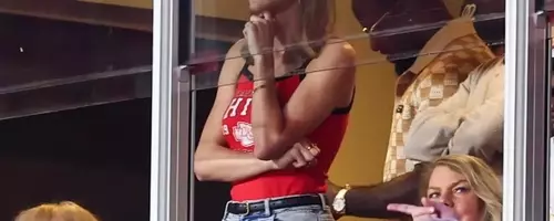 Taylor Swift's Unwavering Support for Travis Kelce at Chiefs Game