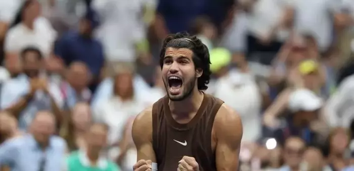 US Open: Alcaraz Triumphs on Return, Sabalenka Dominates